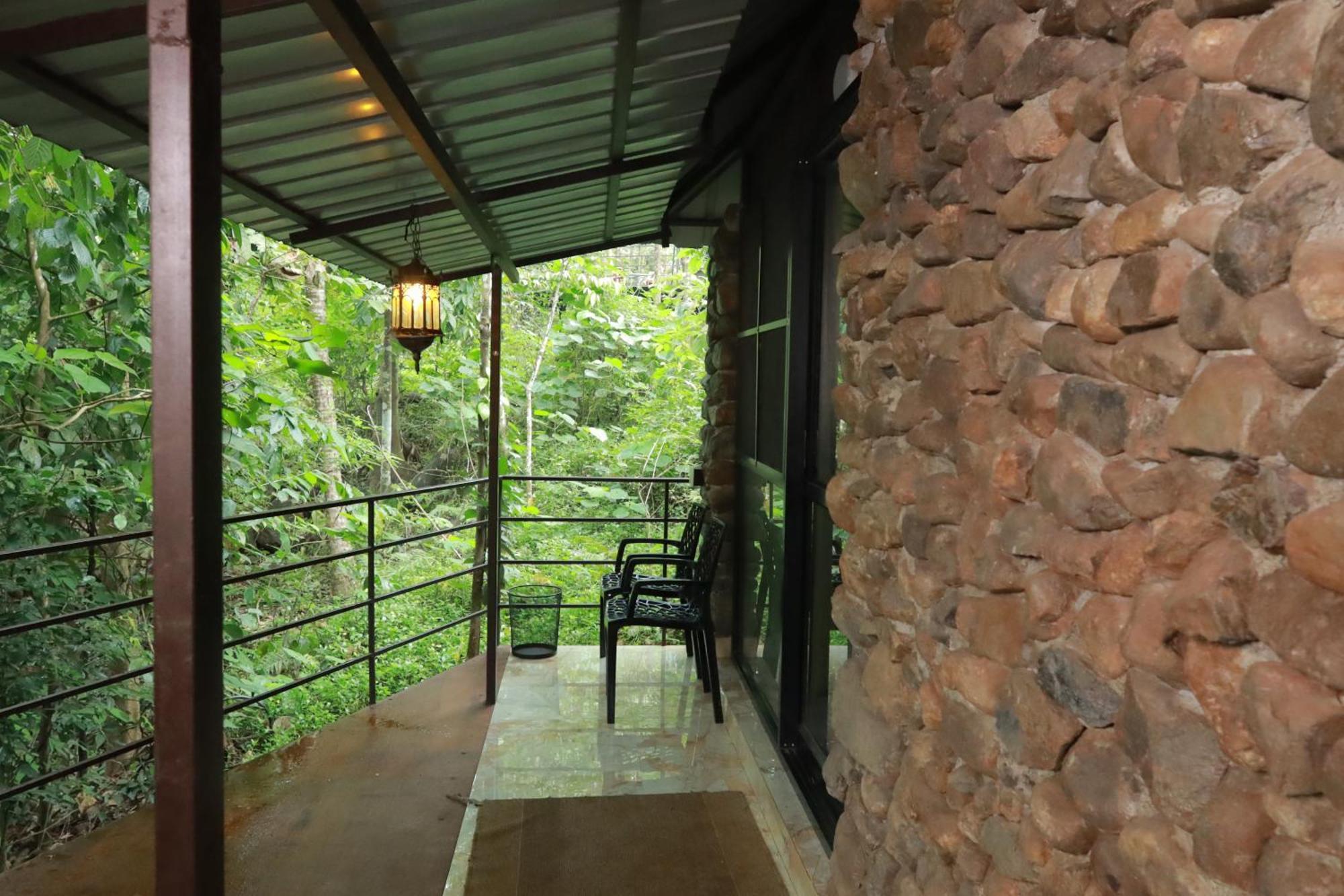 Holistic Stay Eco-Resort & Ayurvedic Retreat Paithalmala Buitenkant foto