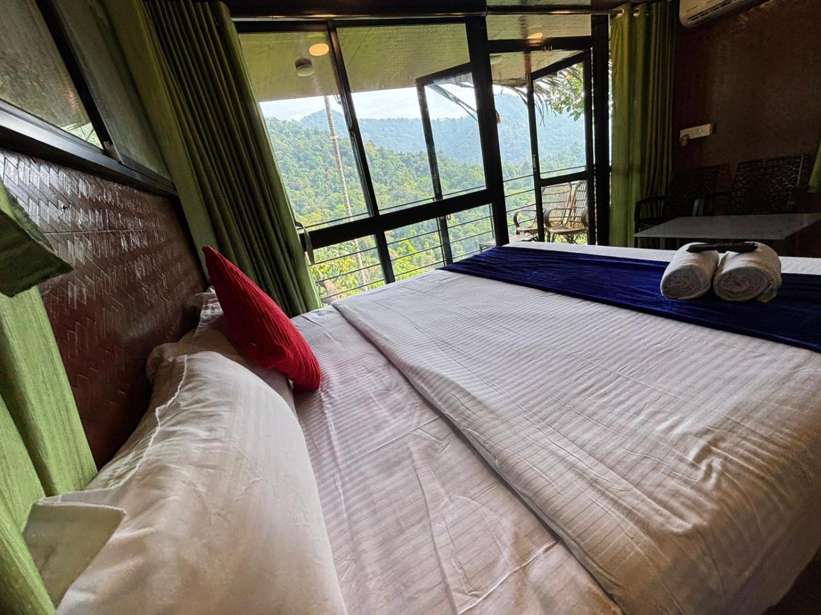 Holistic Stay Eco-Resort & Ayurvedic Retreat Paithalmala Buitenkant foto