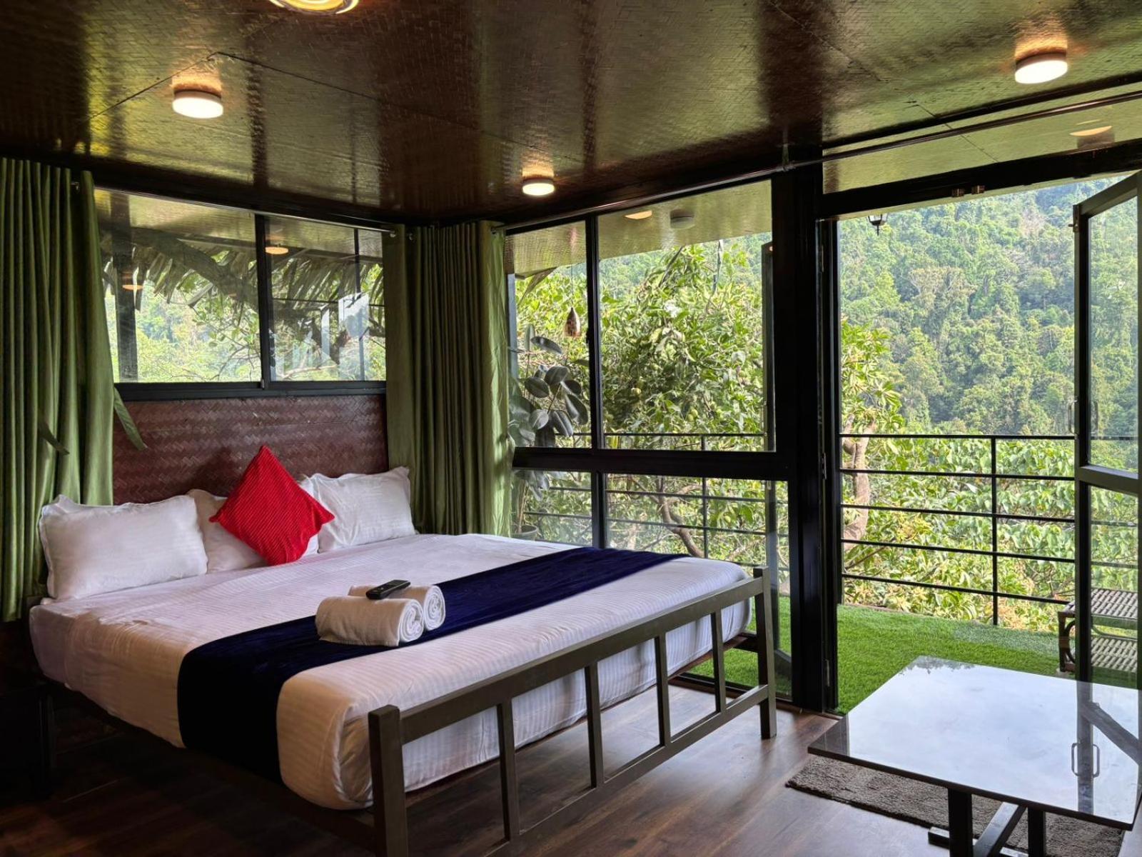 Holistic Stay Eco-Resort & Ayurvedic Retreat Paithalmala Buitenkant foto